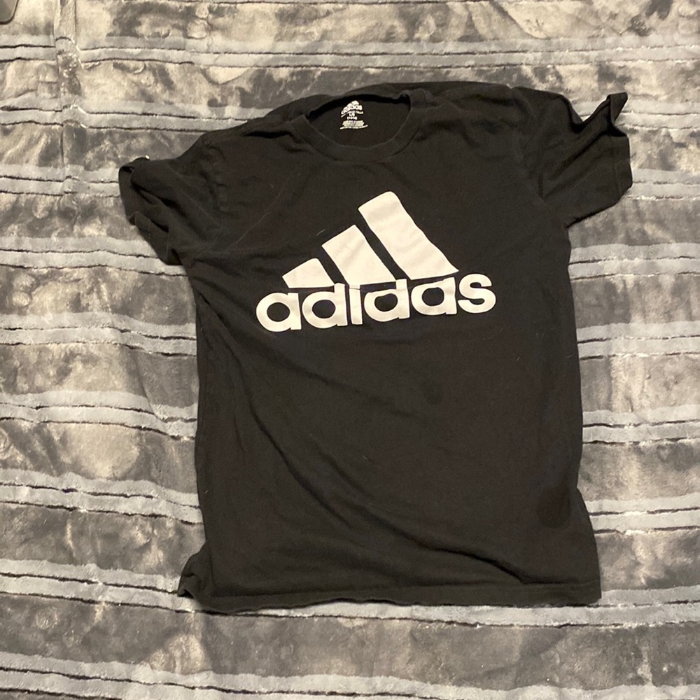 Large 14/16 adidas t-shirt